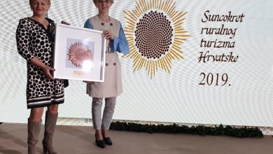 Photo of Brončana povelja kao poduzetnici u turizmu – Heleni Bogdanić u Otočac