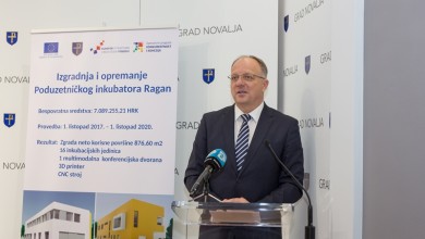Photo of FOTO/VIDEO U Novalji predstavljeni projekti izgradnje Poduzetničkog inkubatora Ragan i proširenja Poslovne zone Čiponjac