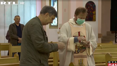 Photo of VIDEO Kako su se vjernici snašli s novim pravilima misnih slavlja: “Moramo se držati mjera i nema problema”