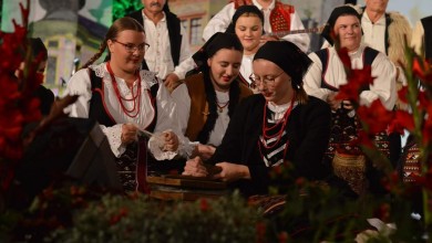 Photo of FOTO Članovi HKUD-a “Široka Kula” predstavili Liku na 56. Vinkovačkim jesenima