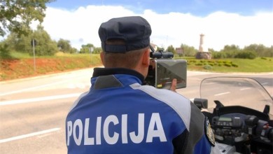 Photo of Vikend rekorderi u Lici: Jedan Slovenac napuhao 2,18 promila, drugi uhvaćen pri 202 km/h!