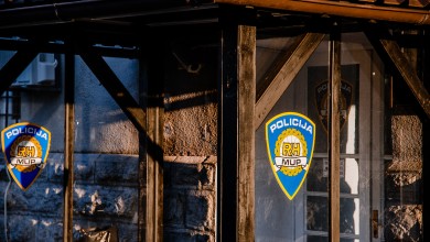 Photo of Droga kružila Senjom i Otočcem, policija privela dvoje osumnjičenih