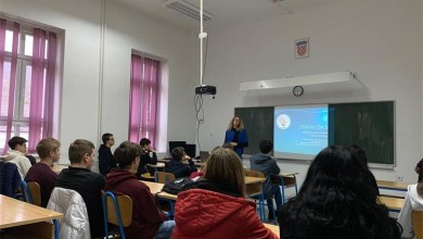 Photo of PU LIČKO-SENJSKA Edukativnim predavanjima protiv ovisnosti