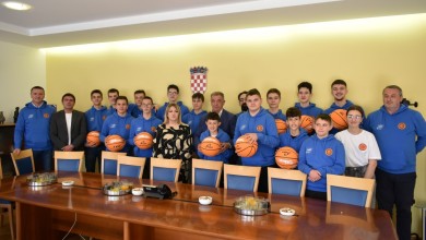 Photo of Milinović: „Uvijek ćemo sportskim udrugama biti financijski i moralni vjetar u leđa“