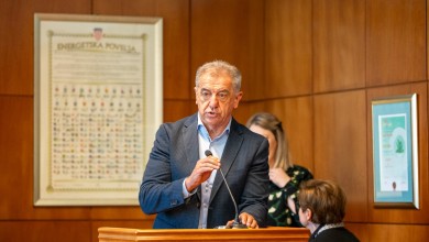 Photo of Milinović odgovorio Inicijativi: “Idete na niske strasti, manipulacije, nemate pravo ocjenjivati tko više, a tko manje voli Gospić!”