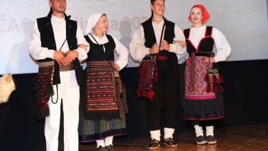 Photo of U Otočcu se večeras bira najljepša djevojka u narodnoj nošnji!