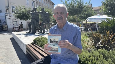Photo of INTERVJU Tajna grbova ličkih obitelji: Akademik Enver Ljubović istražio je stoljeća života u Senju