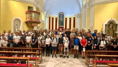 Photo of Stotinjak hodočasnika krenulo iz Gospića prema Krasnu: U zoru započeo tradicionalni put molitve, nade i zahvale Majci Božjoj
